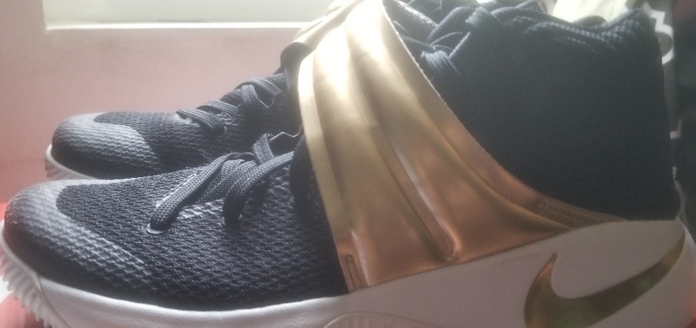 kyrie 2 nikeid black gold sz 9 like new